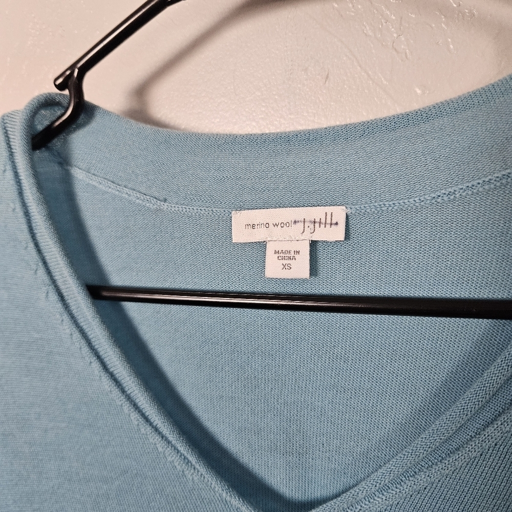 J.Jill Women's XS Light Blue V-Neck Women's Top Sweater 100% Merino Wool Shirt - Picture 2 of 5